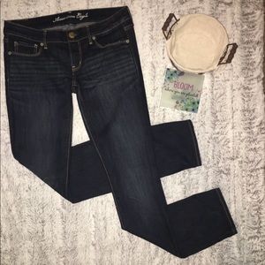 🌸American Eagle🌸 Size 6 Skinny Regular Jeans🌸